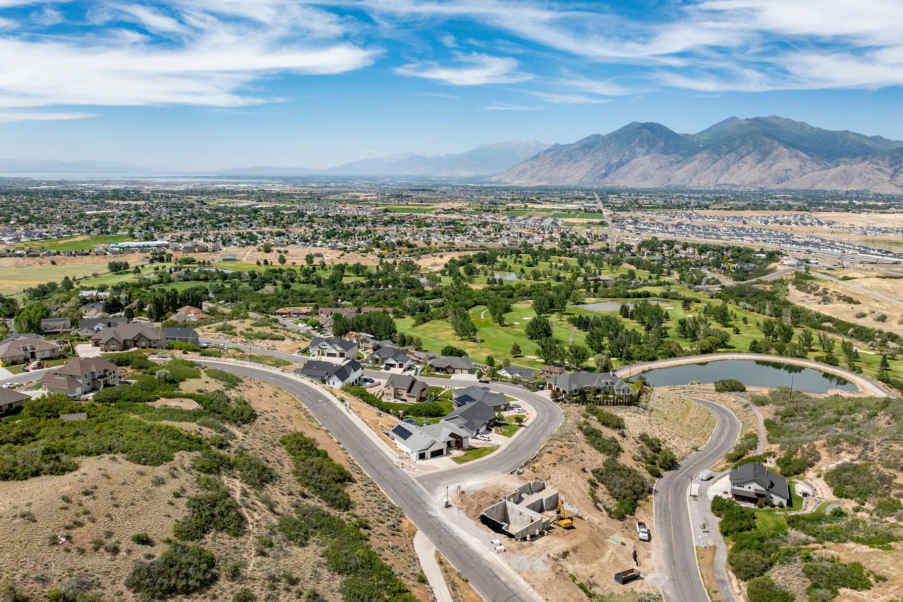  Custom Home with Fully Finished ADU Near Golf, Trails & Mountain Views - 物件實景