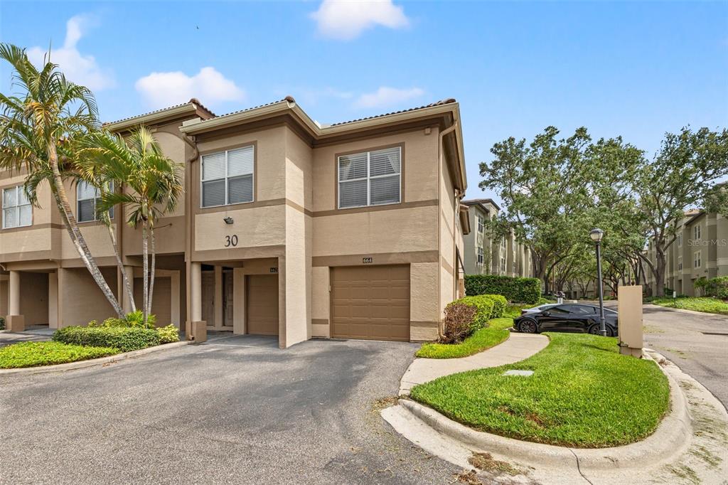 Tampa, Florida, 33602, United States, 3 Bedrooms Bedrooms, ,2 BathroomsBathrooms,Residential,For Sale,1885753