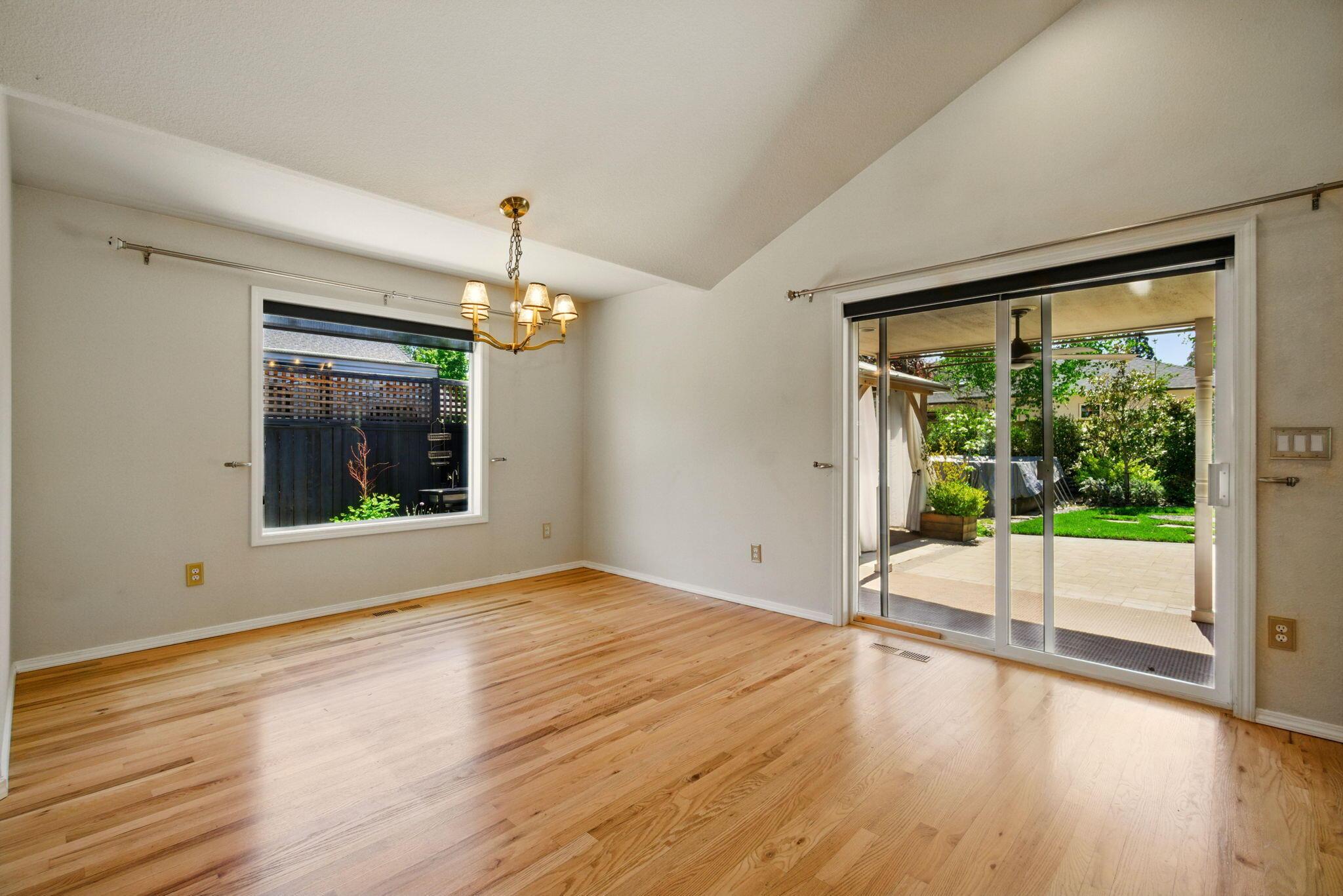 Central Point, Oregon, 97502, United States, 3 Bedrooms Bedrooms, ,2 BathroomsBathrooms,Residential,For Sale,1793291