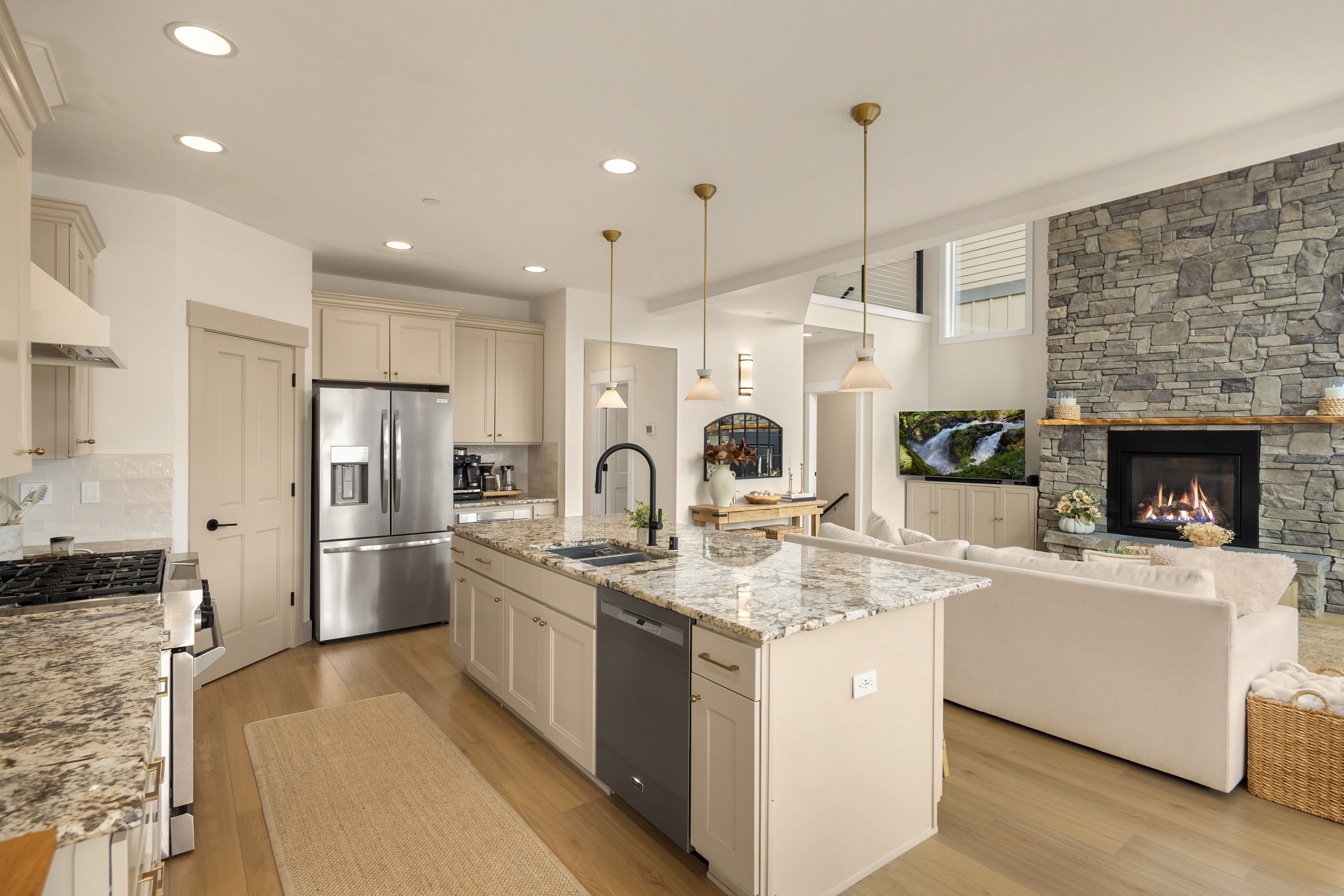  18619 Northeast Woodinville Duvall Road, Woodinville, WA 98072 - 物件實景