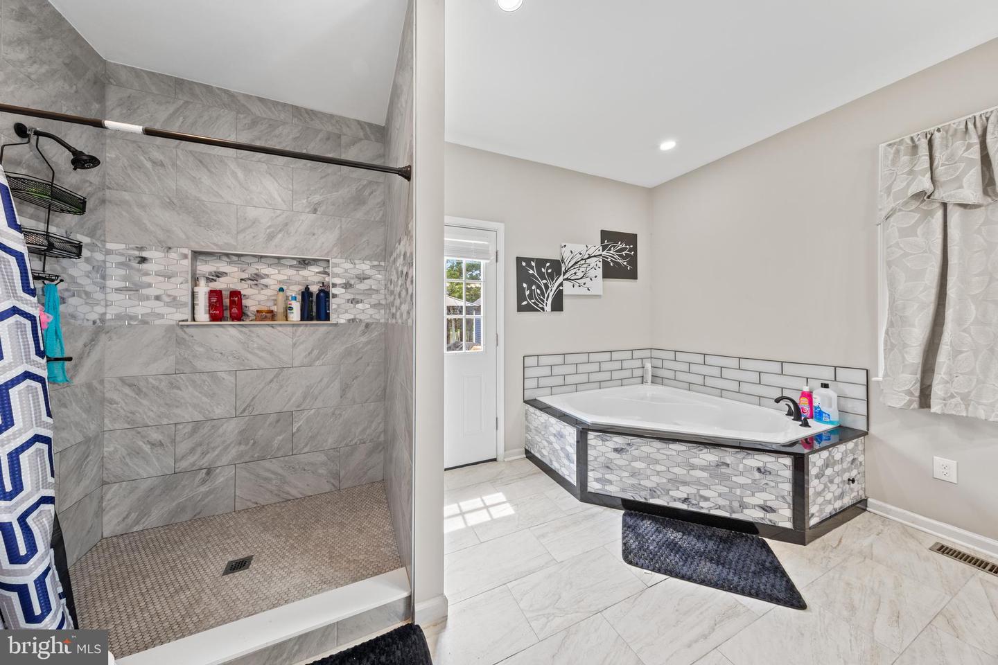 Salisbury, Maryland, 21801, United States, 8 Bedrooms Bedrooms, ,4 BathroomsBathrooms,Residential,For Sale,1857106