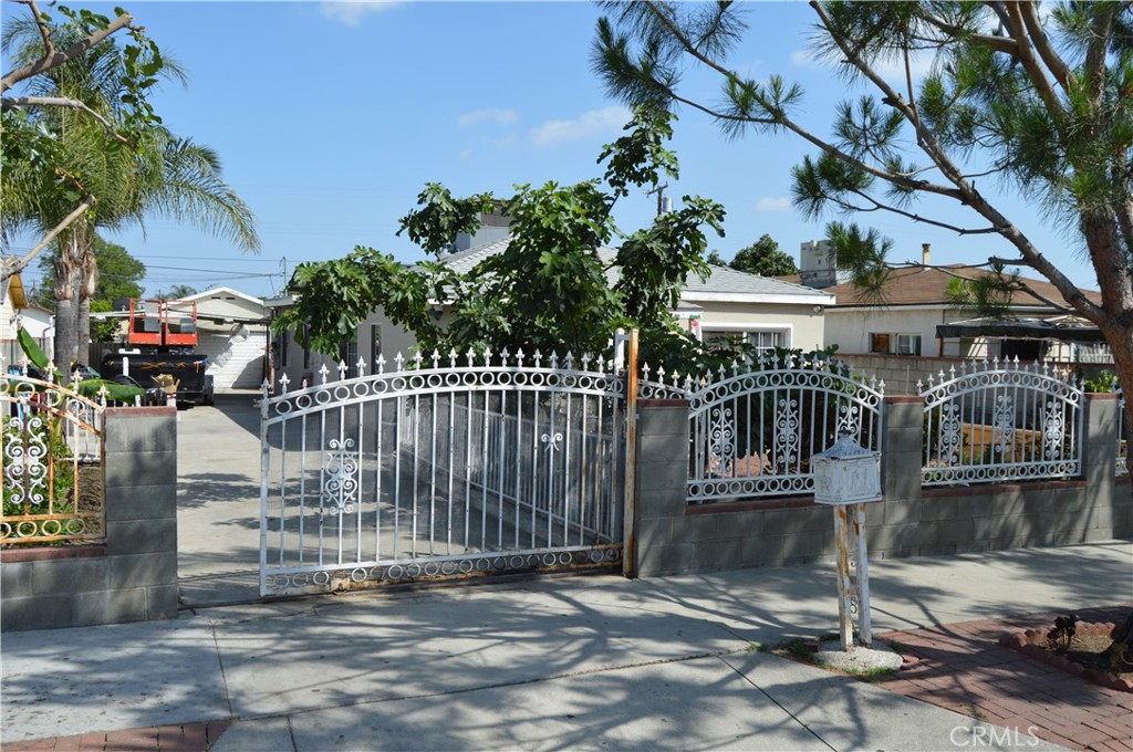 Pacoima, California, 91331, United States, 3 Bedrooms Bedrooms, ,2 BathroomsBathrooms,Residential,For Sale,1935822