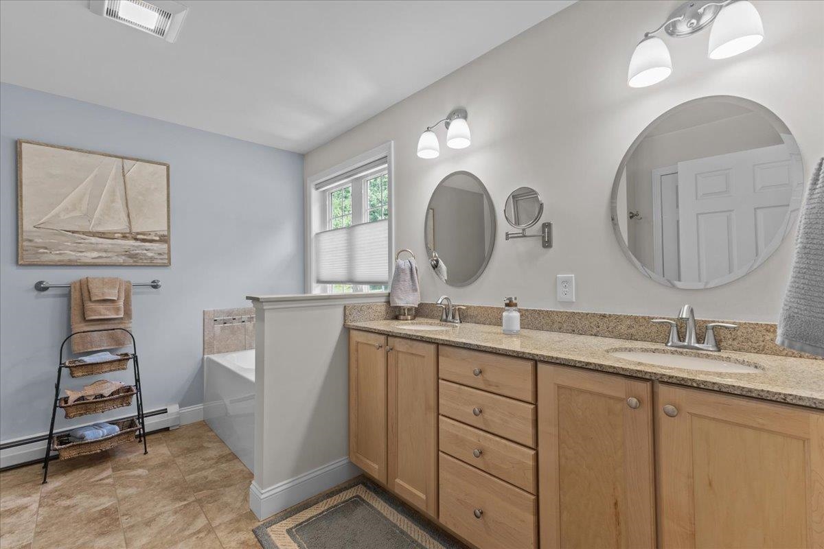 Essex Junction, Vermont, 05452, United States, 3 Bedrooms Bedrooms, ,3 BathroomsBathrooms,Residential,For Sale,1943332