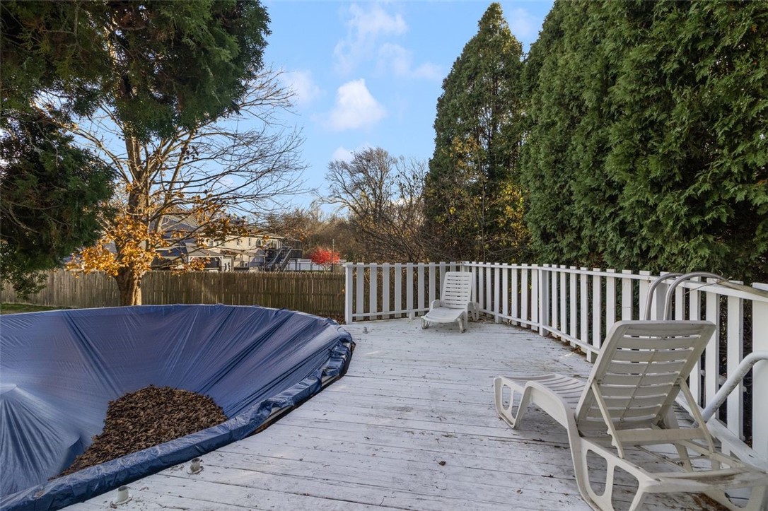 Cranston, Rhode Island, 02921, United States, 3 Bedrooms Bedrooms, ,2 BathroomsBathrooms,Residential,For Sale,1996913