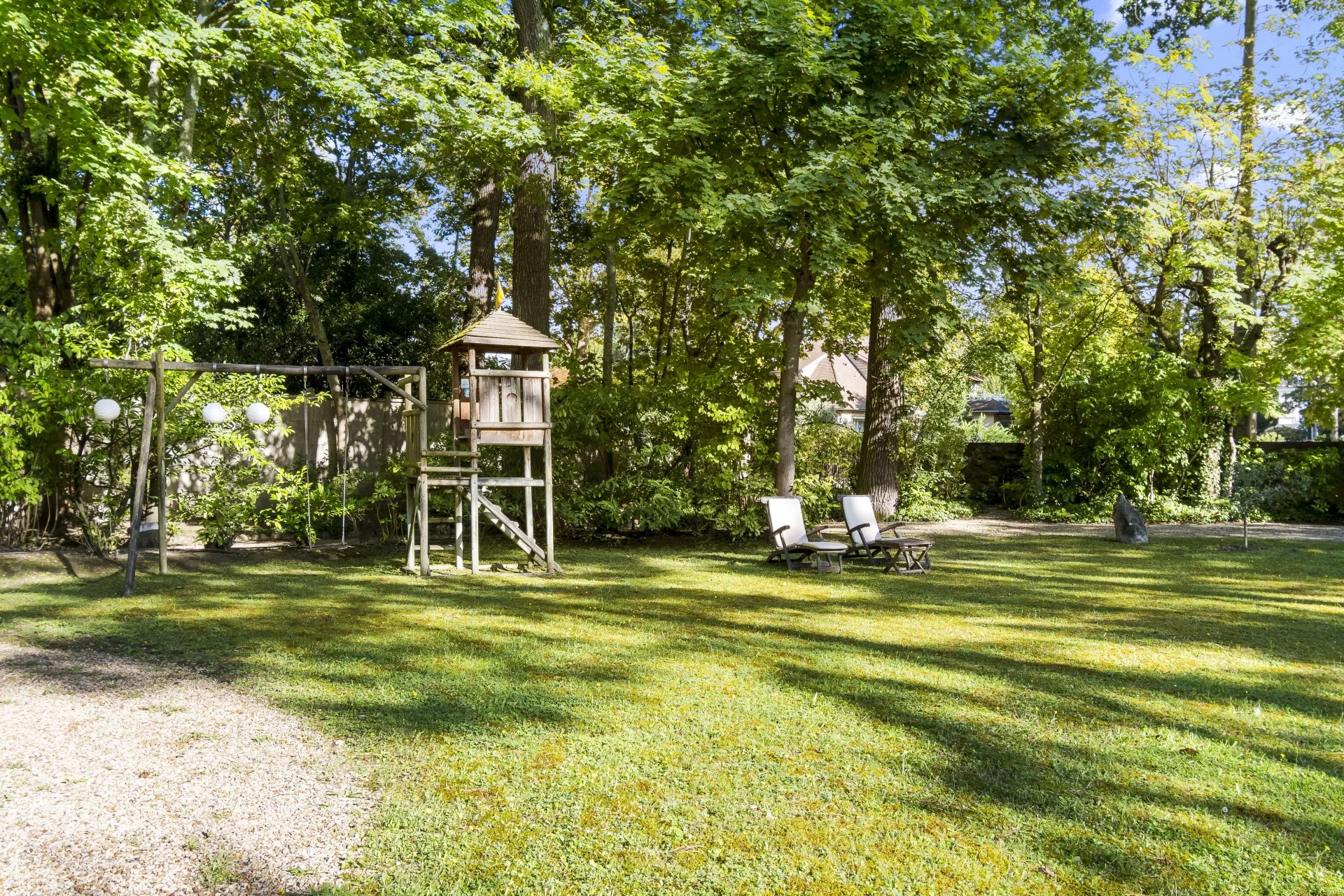 Le Vésinet, Île-de-France, 78110, FR, 6 Bedrooms Bedrooms, ,5 BathroomsBathrooms,Residential,For Sale,1994768