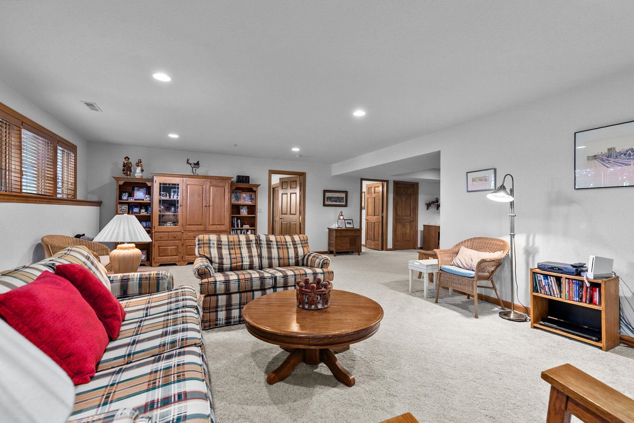 Appleton, Wisconsin, 54913, United States, 3 Bedrooms Bedrooms, ,3 BathroomsBathrooms,Residential,For Sale,1937217