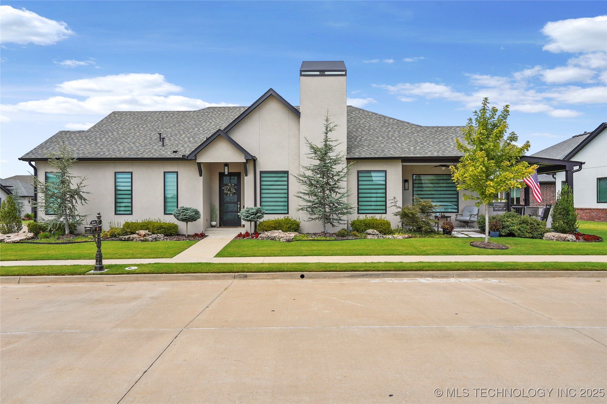 Tulsa, Oklahoma, 74132, United States, 2 Bedrooms Bedrooms, ,2 BathroomsBathrooms,Residential,For Sale,1926160