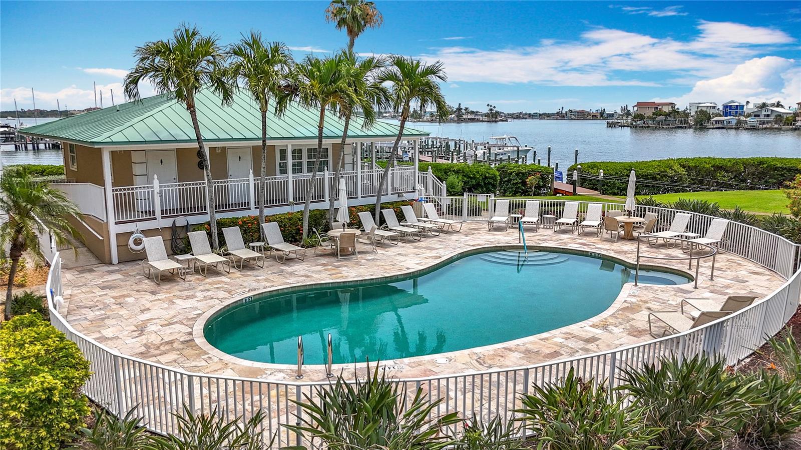 Madeira Beach, Florida, 33708, United States, 2 Bedrooms Bedrooms, ,2 BathroomsBathrooms,Residential,For Sale,1981210