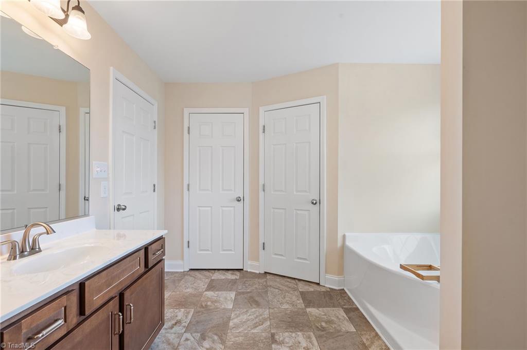 Lewisville, North Carolina, 27023, United States, 5 Bedrooms Bedrooms, ,4 BathroomsBathrooms,Residential,For Sale,1890092