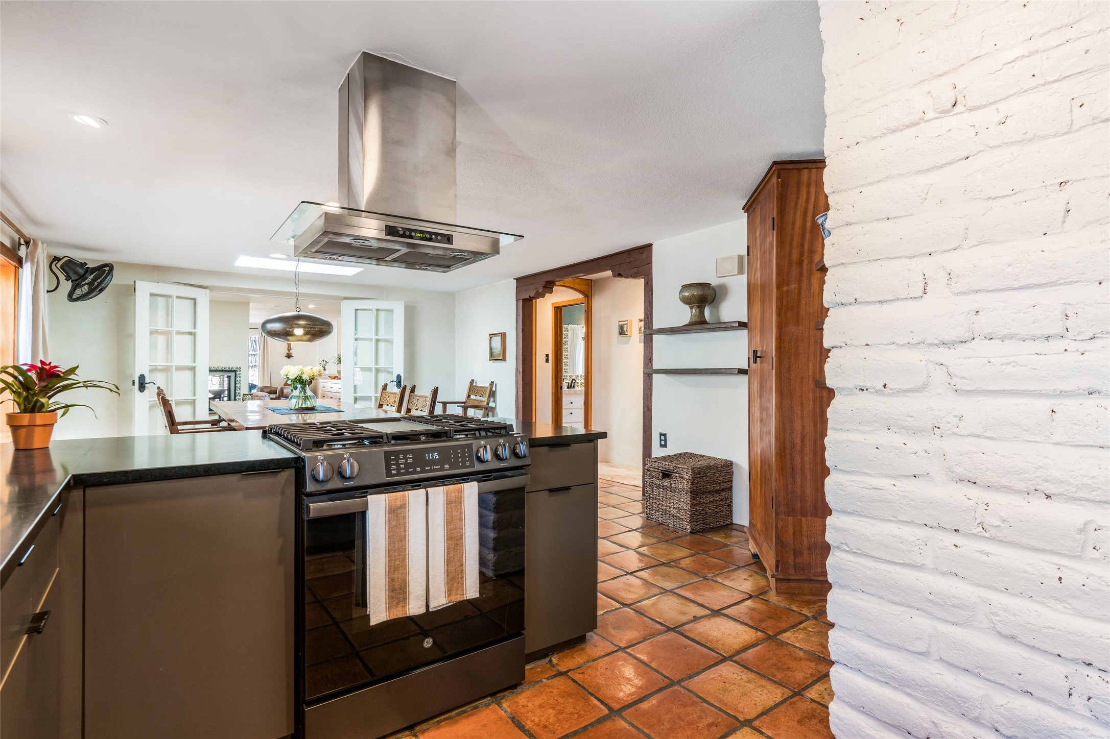  1402 Bishops Lodge Road #A - 物件實景