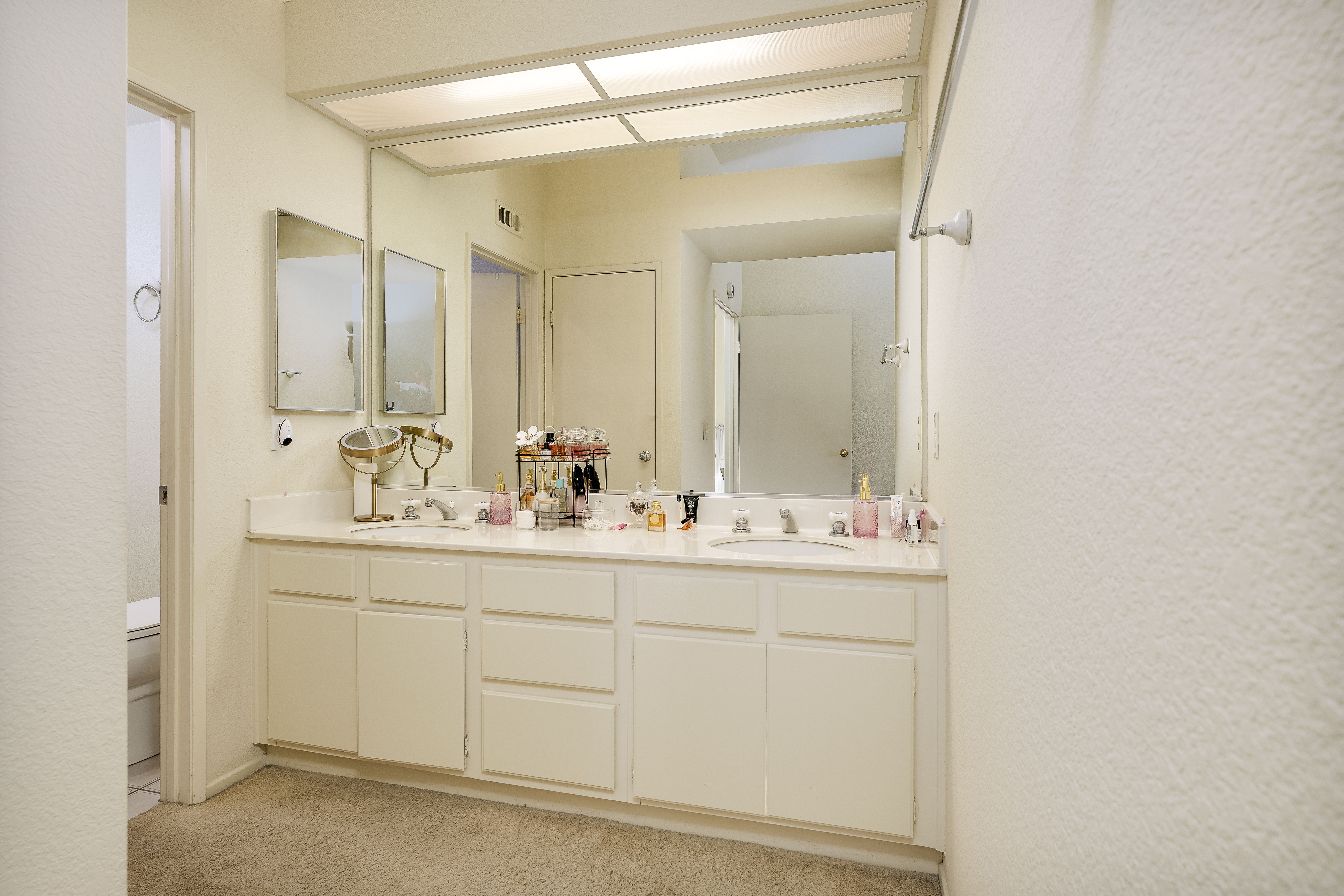  13576 Eucalyptus Street, Tustin, CA 92782 - 物件實景