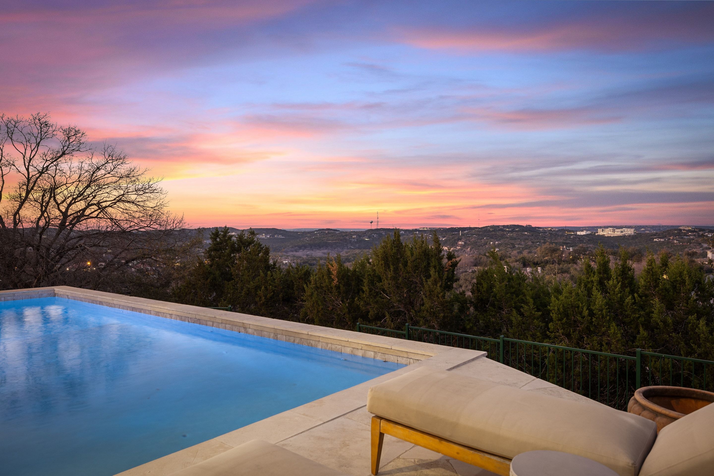  Privately Gated + Completely Reimagined in Barton Creek - 物件實景
