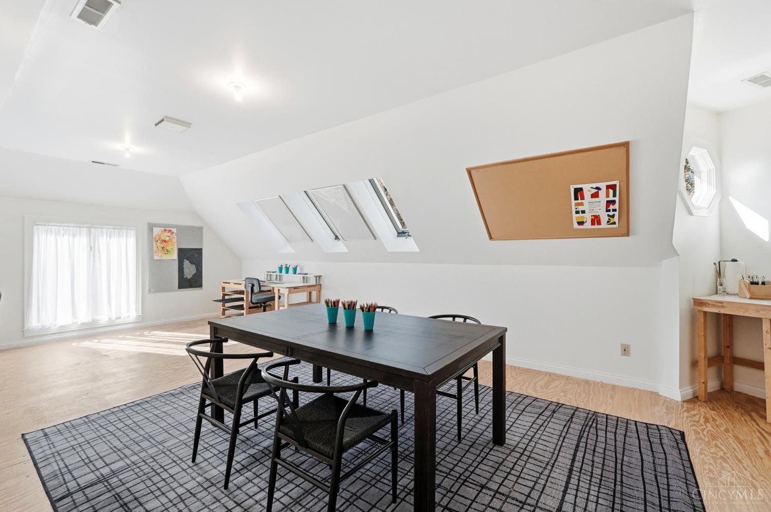 Anderson Twp, Ohio, 45230, United States, 5 Bedrooms Bedrooms, ,6 BathroomsBathrooms,Residential,For Sale,1988245