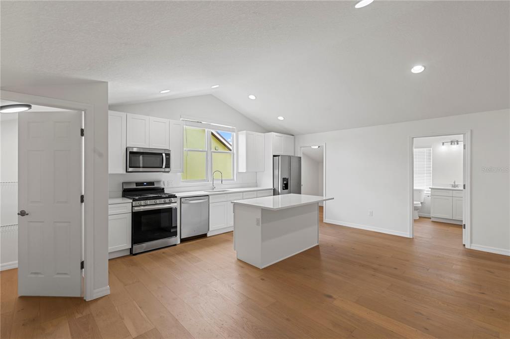 Sanford, Florida, 32771, United States, 5 Bedrooms Bedrooms, ,4 BathroomsBathrooms,Residential,For Sale,1980065