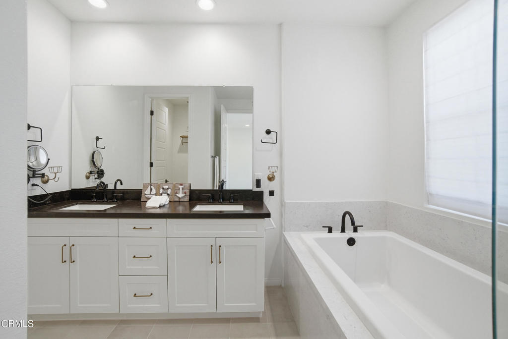 Santa Paula, California, 93060, United States, 4 Bedrooms Bedrooms, ,3 BathroomsBathrooms,Residential,For Sale,2036590