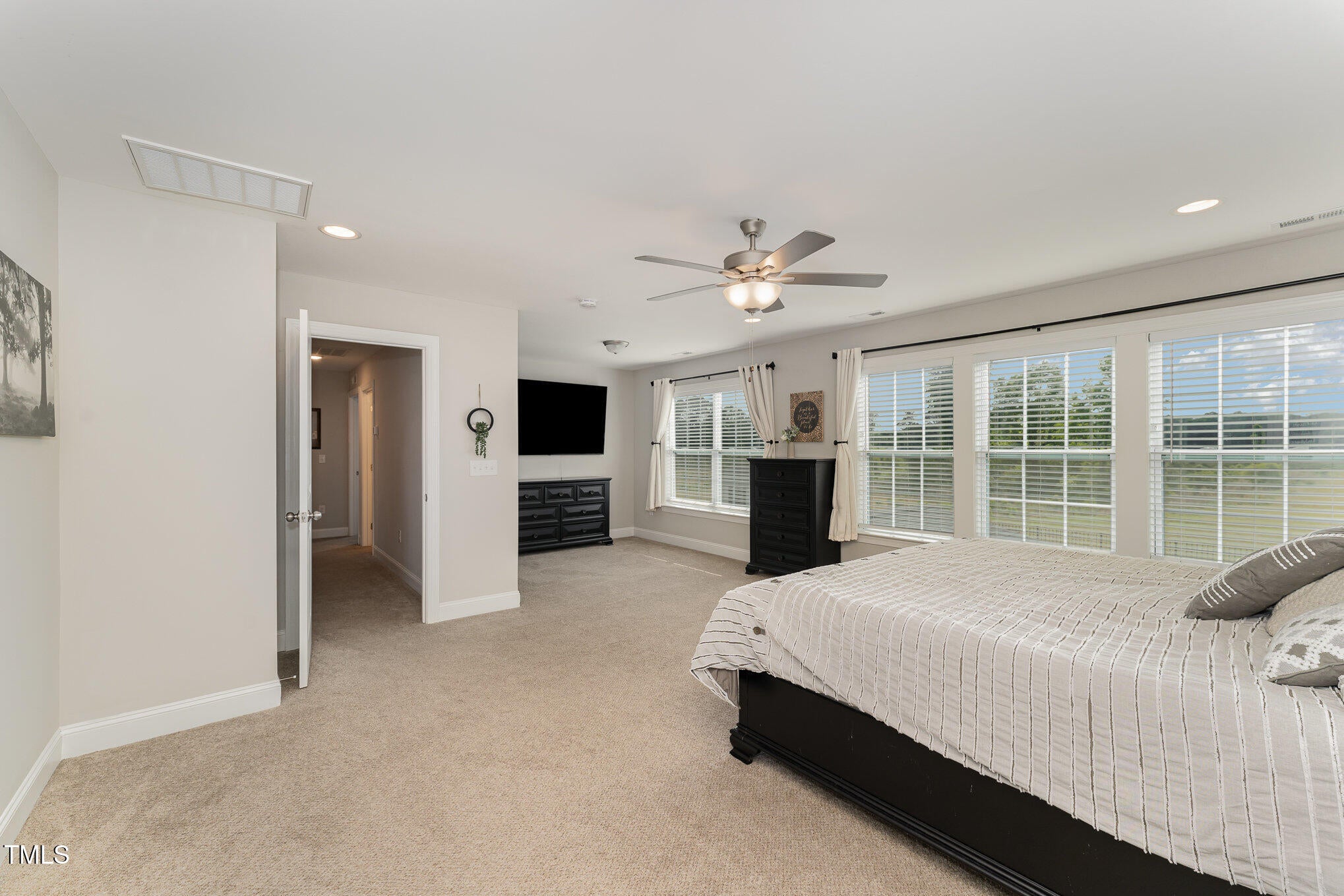 Fuquay Varina, North Carolina, 27526, United States, 5 Bedrooms Bedrooms, ,4 BathroomsBathrooms,Residential,For Sale,1792772