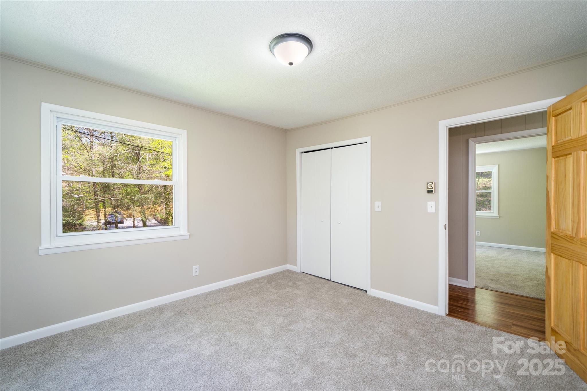 Hendersonville, North Carolina, 28739, United States, 4 Bedrooms Bedrooms, ,3 BathroomsBathrooms,Residential,For Sale,1983643