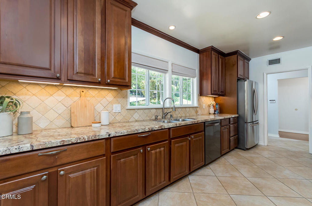 La Canada Flintridge, California, 91011, United States, 3 Bedrooms Bedrooms, ,1 BathroomBathrooms,Residential,For Sale,1901874