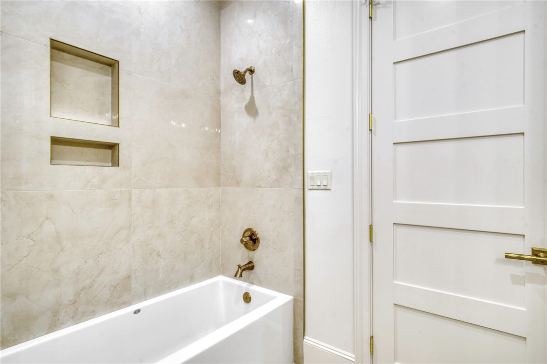 Bryan, Texas, 77802, United States, 4 Bedrooms Bedrooms, ,4 BathroomsBathrooms,Residential,For Sale,1974638