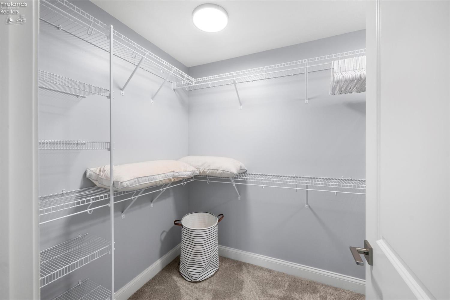 Marblehead, Ohio, 43440, United States, 4 Bedrooms Bedrooms, ,3 BathroomsBathrooms,Residential,For Sale,1921808