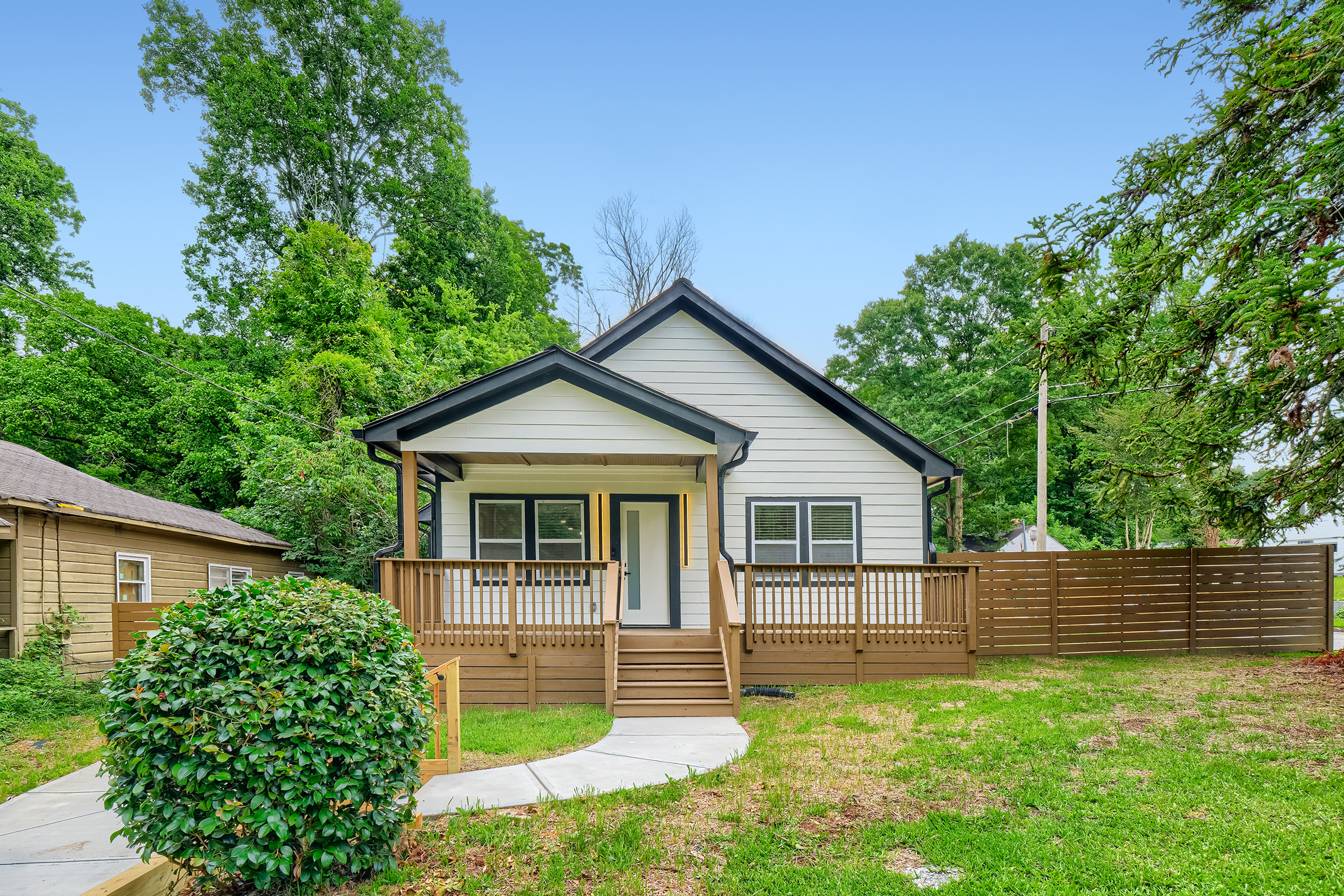  beautifully renovated home where  modern upgrades meet timeless charm - 物件實景