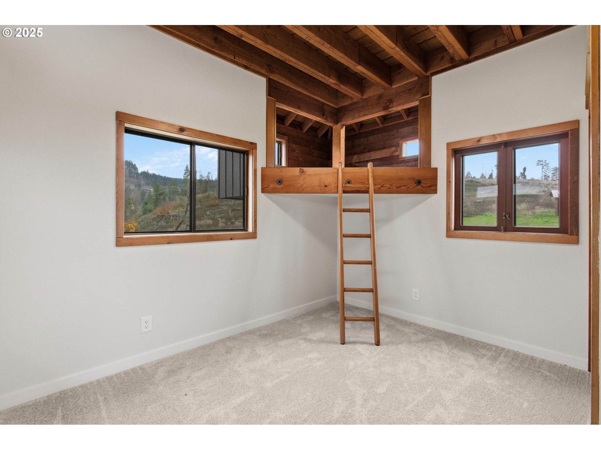 PleasantHill, Oregon, 97455, United States, 5 Bedrooms Bedrooms, ,3 BathroomsBathrooms,Residential,For Sale,1994708