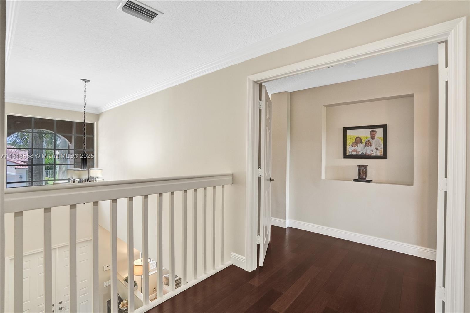 Weston, Florida, 33327, United States, 6 Bedrooms Bedrooms, ,4 BathroomsBathrooms,Residential,For Sale,1850132