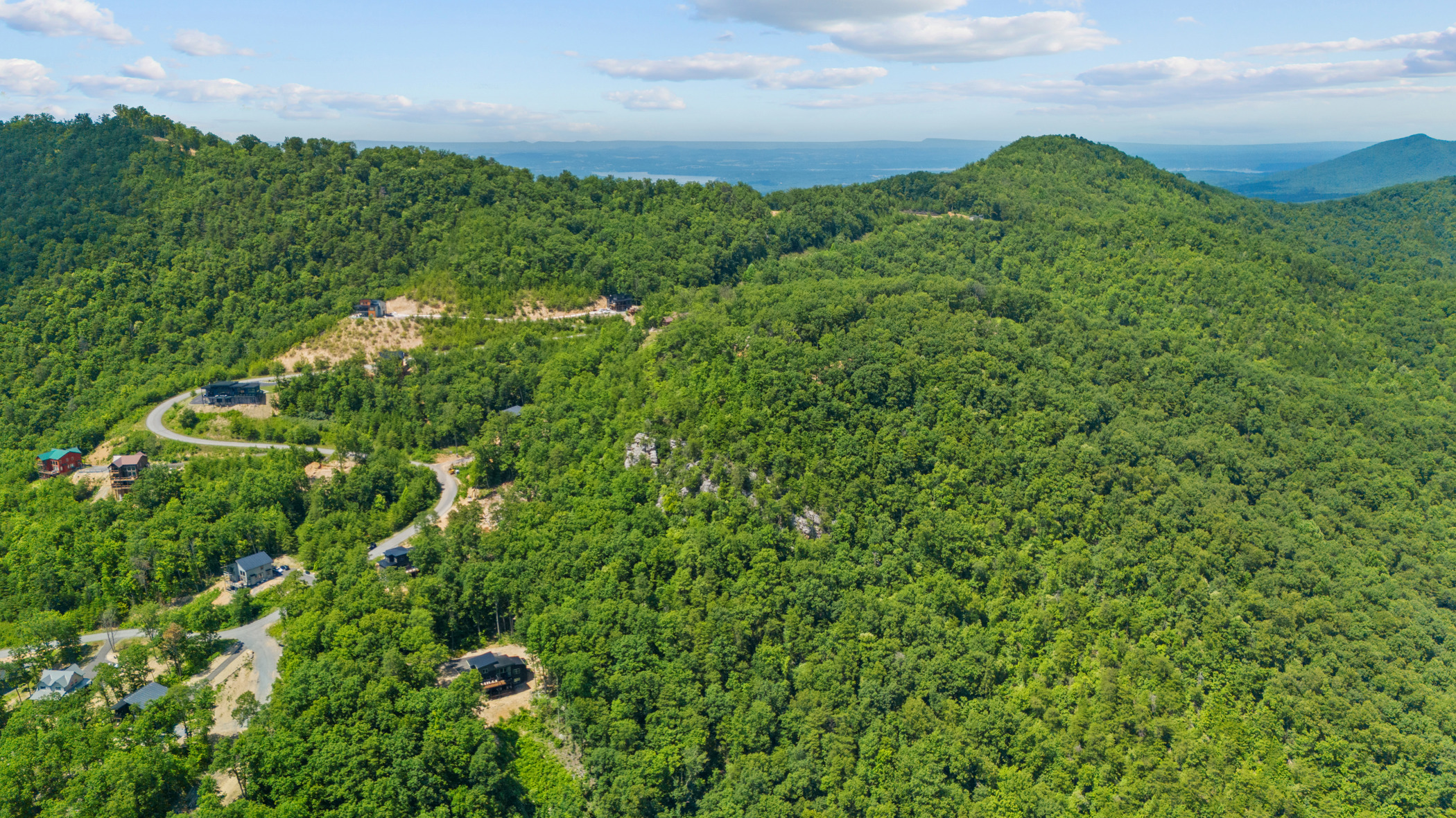 Sevierville, Tennessee, 37862, United States, 5 Bedrooms Bedrooms, ,6 BathroomsBathrooms,Residential,For Sale,1914652