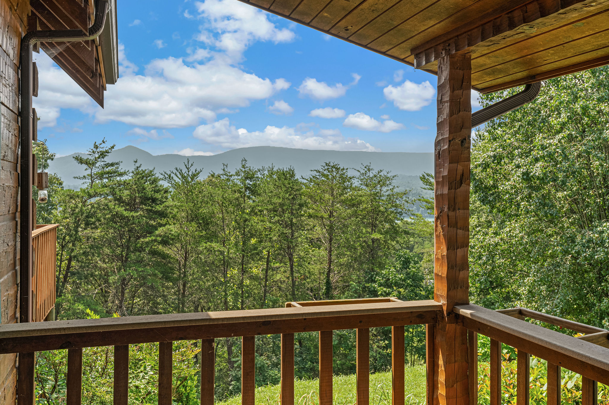 Dandridge, Tennessee, 37725, United States, 2 Bedrooms Bedrooms, ,2 BathroomsBathrooms,Residential,For Sale,1928860