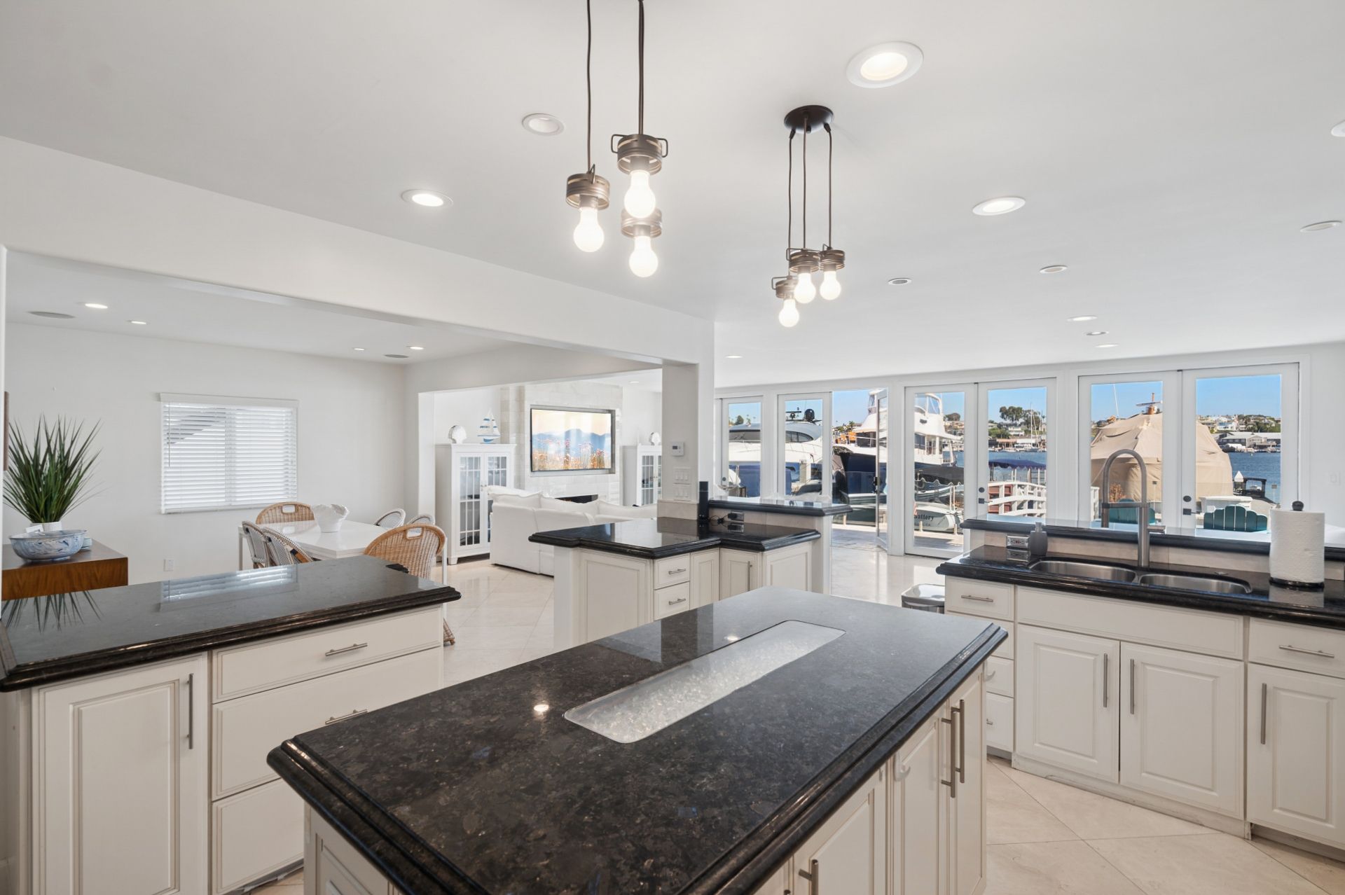  3322 and 3324 Via Lido, Newport Beach, CA 92663 - 物件實景