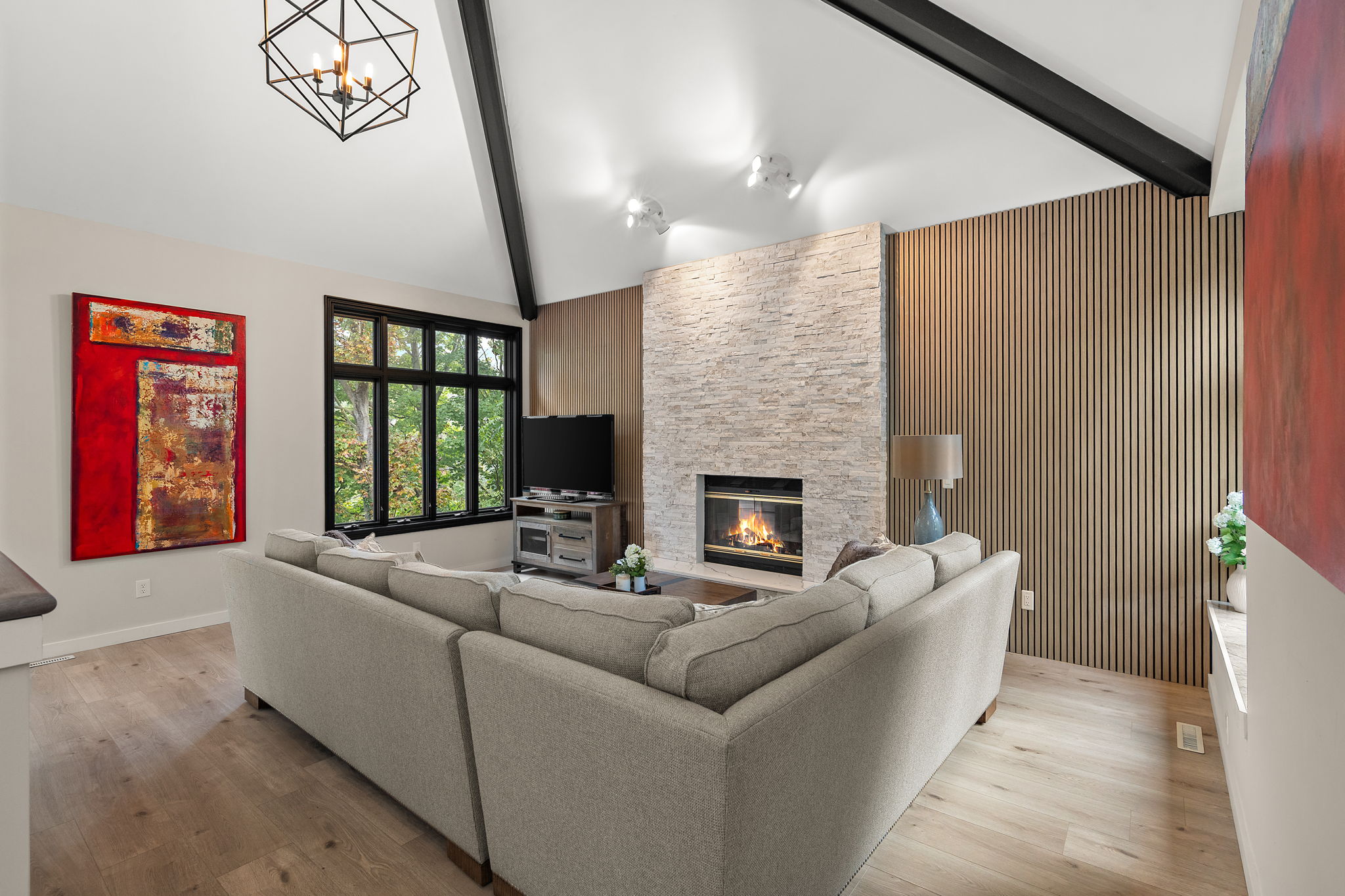  Fully Updated 5 Bedroom Home on Private, Wooded Lot in Gated Community - 物件實景