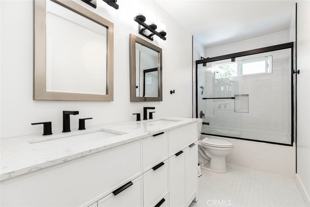 Glendale, California, 91206, United States, 4 Bedrooms Bedrooms, ,3 BathroomsBathrooms,Residential,For Sale,1940917