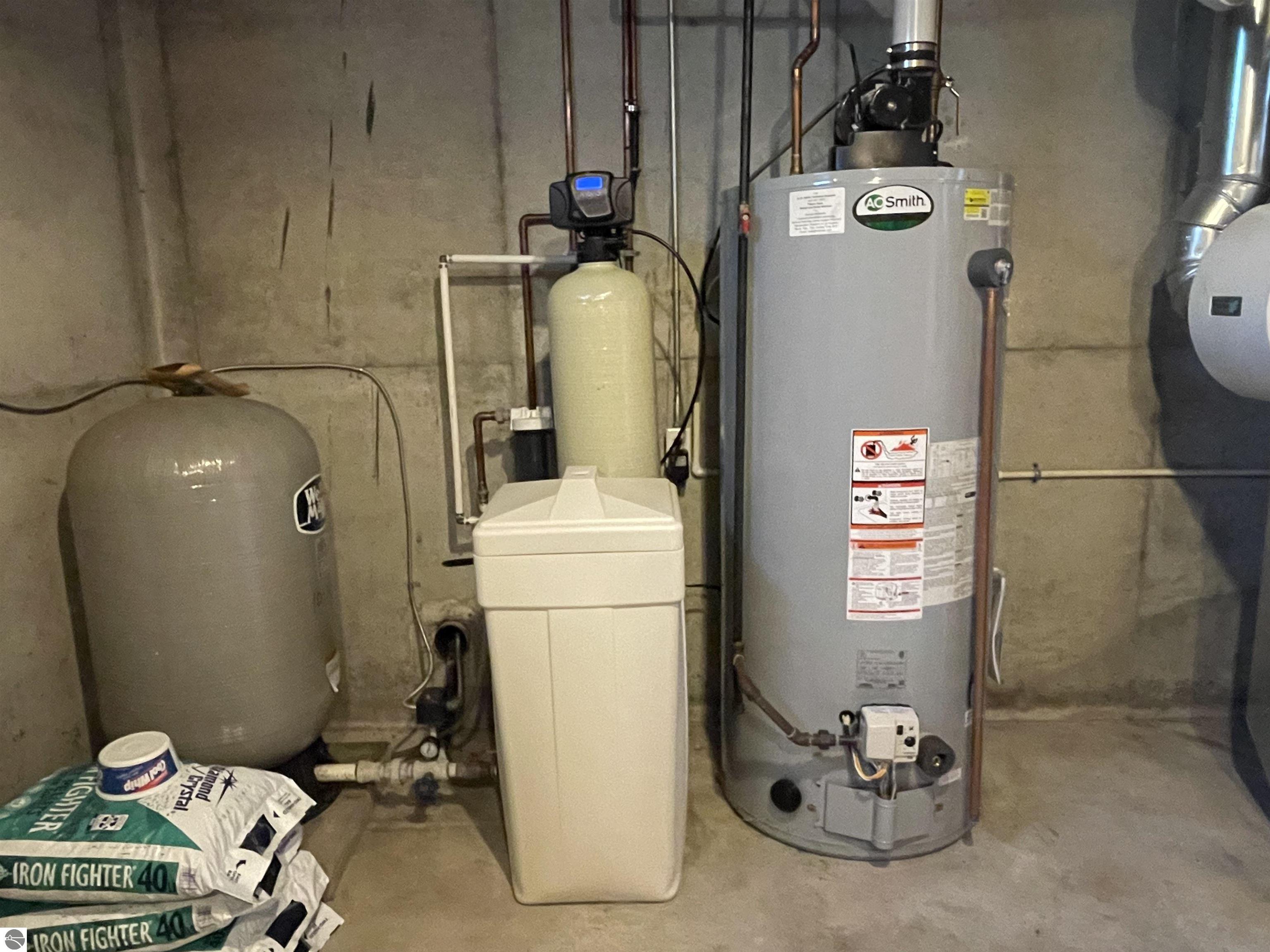 Harrison, Michigan, 48625, United States, 5 Bedrooms Bedrooms, ,4 BathroomsBathrooms,Residential,For Sale,1990816