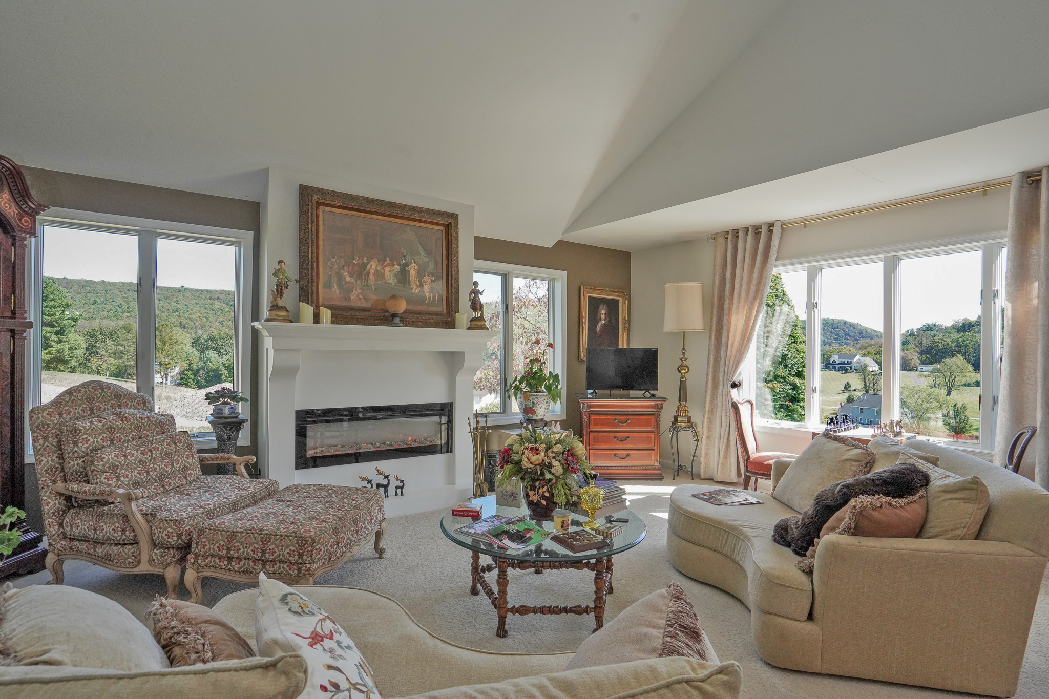 Tamaqua, Pennsylvania, 18252, United States, 4 Bedrooms Bedrooms, ,3 BathroomsBathrooms,Residential,For Sale,1980068