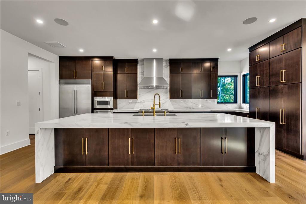 Oak Hill, Virginia, 20171, United States, 4 Bedrooms Bedrooms, ,6 BathroomsBathrooms,Residential,For Sale,1975250