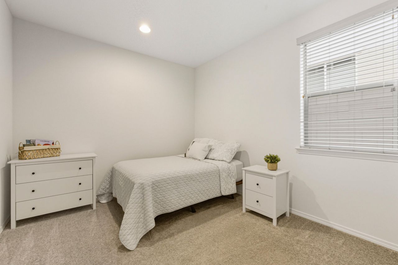 Albuquerque, New Mexico, 87120, United States, 5 Bedrooms Bedrooms, ,4 BathroomsBathrooms,Residential,For Sale,1957910