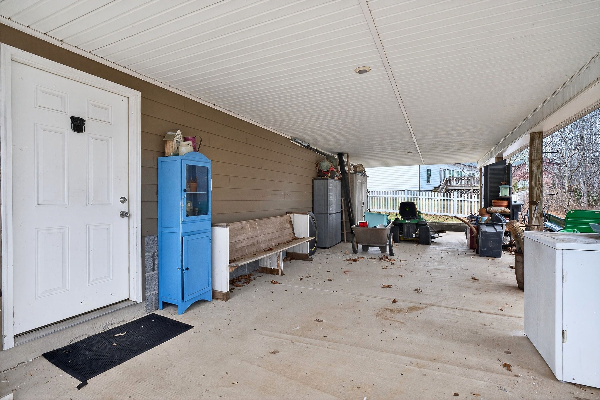 Smithville, Tennessee, 37166, United States, 4 Bedrooms Bedrooms, ,3 BathroomsBathrooms,Residential,For Sale,2008233