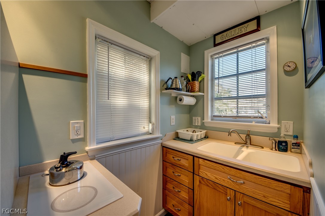 Matlacha, Florida, 33993, United States, 4 Bedrooms Bedrooms, ,3 BathroomsBathrooms,Residential,For Sale,2021819