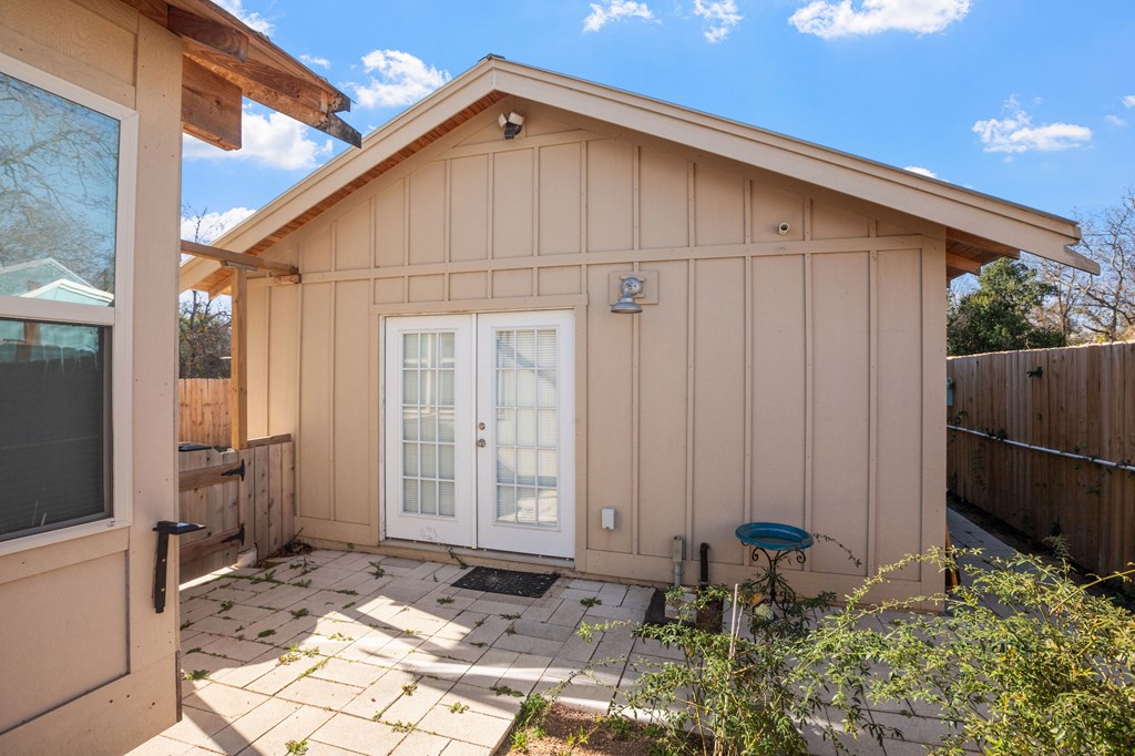 Fredericksburg, Texas, 78624, United States, 2 Bedrooms Bedrooms, ,2 BathroomsBathrooms,Residential,For Sale,1980803