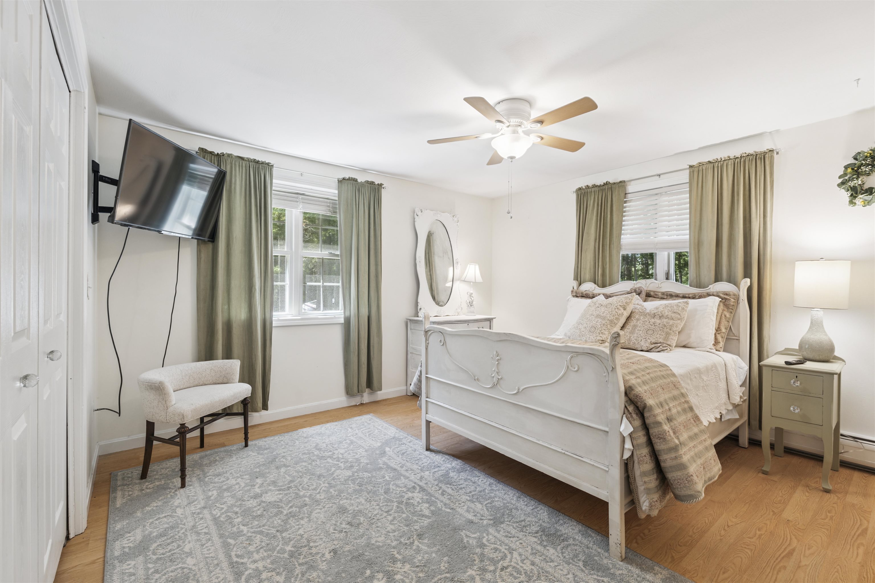 Gilford, New Hampshire, 03249, United States, 4 Bedrooms Bedrooms, ,1 BathroomBathrooms,Residential,For Sale,1901287