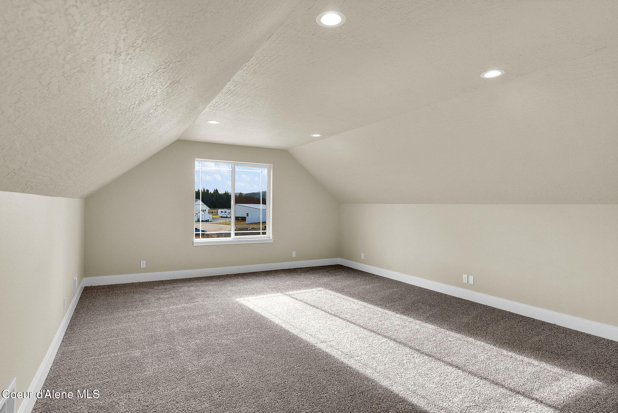 Rathdrum, Idaho, 83858, United States, 6 Bedrooms Bedrooms, ,1 BathroomBathrooms,Residential,For Sale,1989161