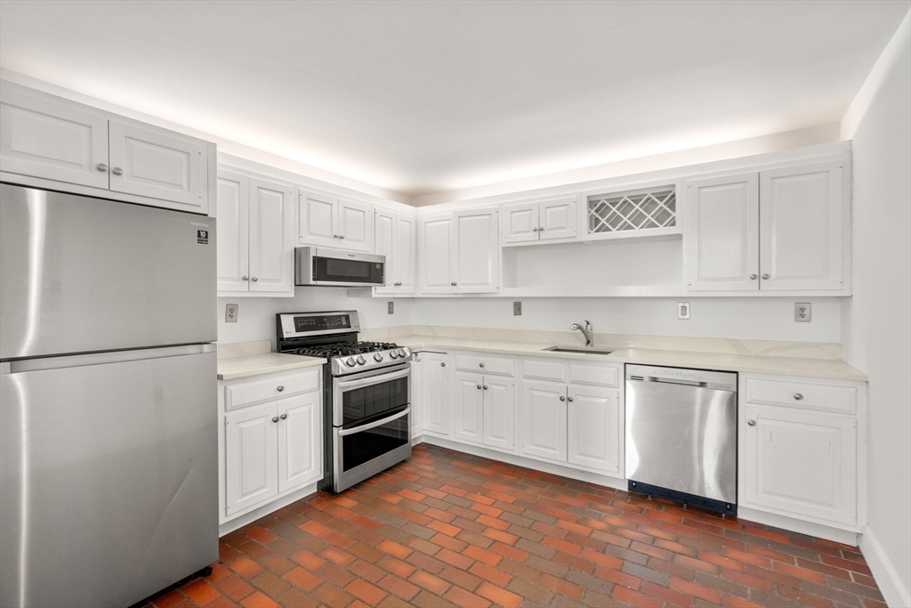 Brookline, Massachusetts, 02446, United States, 3 Bedrooms Bedrooms, ,3 BathroomsBathrooms,Residential,For Sale,1836663