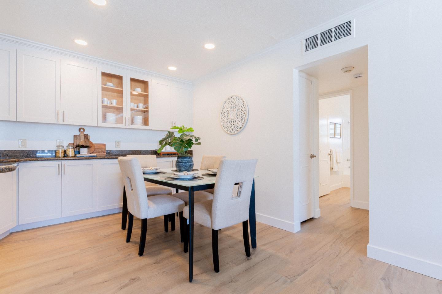 Mountain View, California, 94040, United States, 2 Bedrooms Bedrooms, ,2 BathroomsBathrooms,Residential,For Sale,1988122