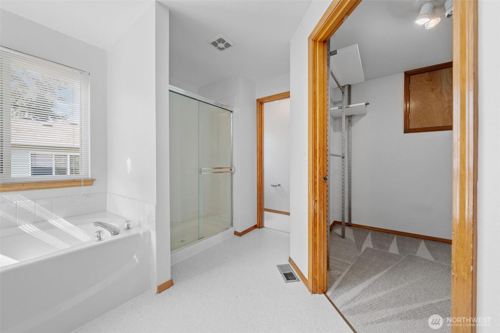 TACOMA, Washington, 98422, United States, 4 Bedrooms Bedrooms, ,3 BathroomsBathrooms,Residential,For Sale,1948002