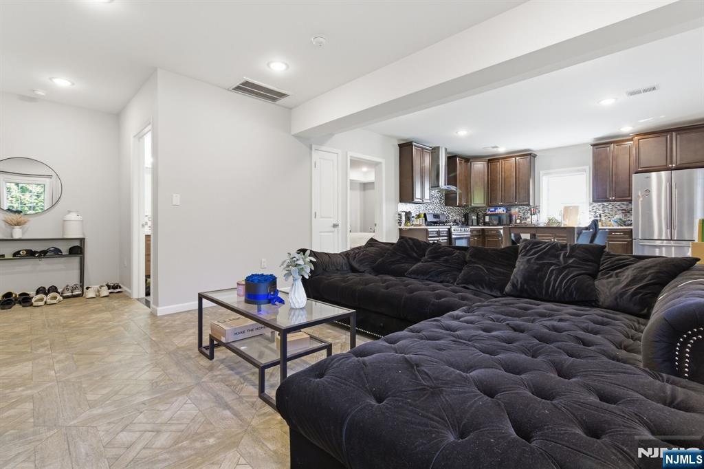 Kearny, New Jersey, 07032, United States, 6 Bedrooms Bedrooms, ,5 BathroomsBathrooms,Residential,For Sale,2032310