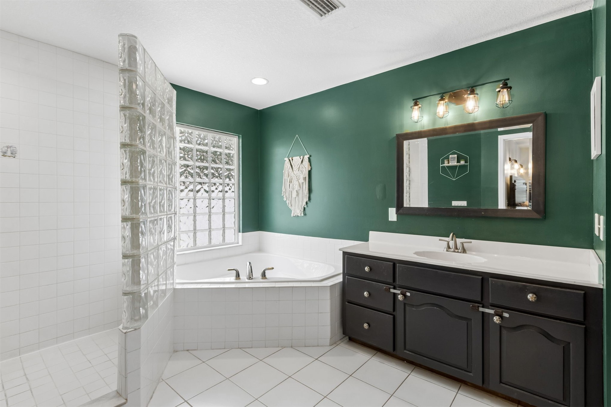Yulee, Florida, 32097, United States, 3 Bedrooms Bedrooms, ,2 BathroomsBathrooms,Residential,For Sale,2048353