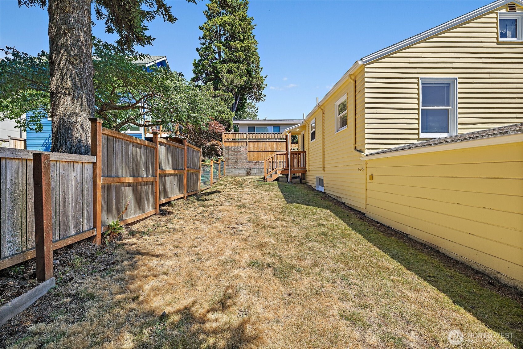 Seattle, Washington, 98199, United States, 2 Bedrooms Bedrooms, ,1 BathroomBathrooms,Residential,For Sale,1882851