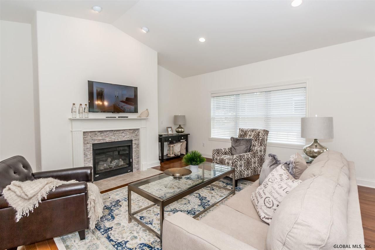 Saratoga Springs, New York, 12866, United States, 3 Bedrooms Bedrooms, ,3 BathroomsBathrooms,Residential,For Sale,1986294