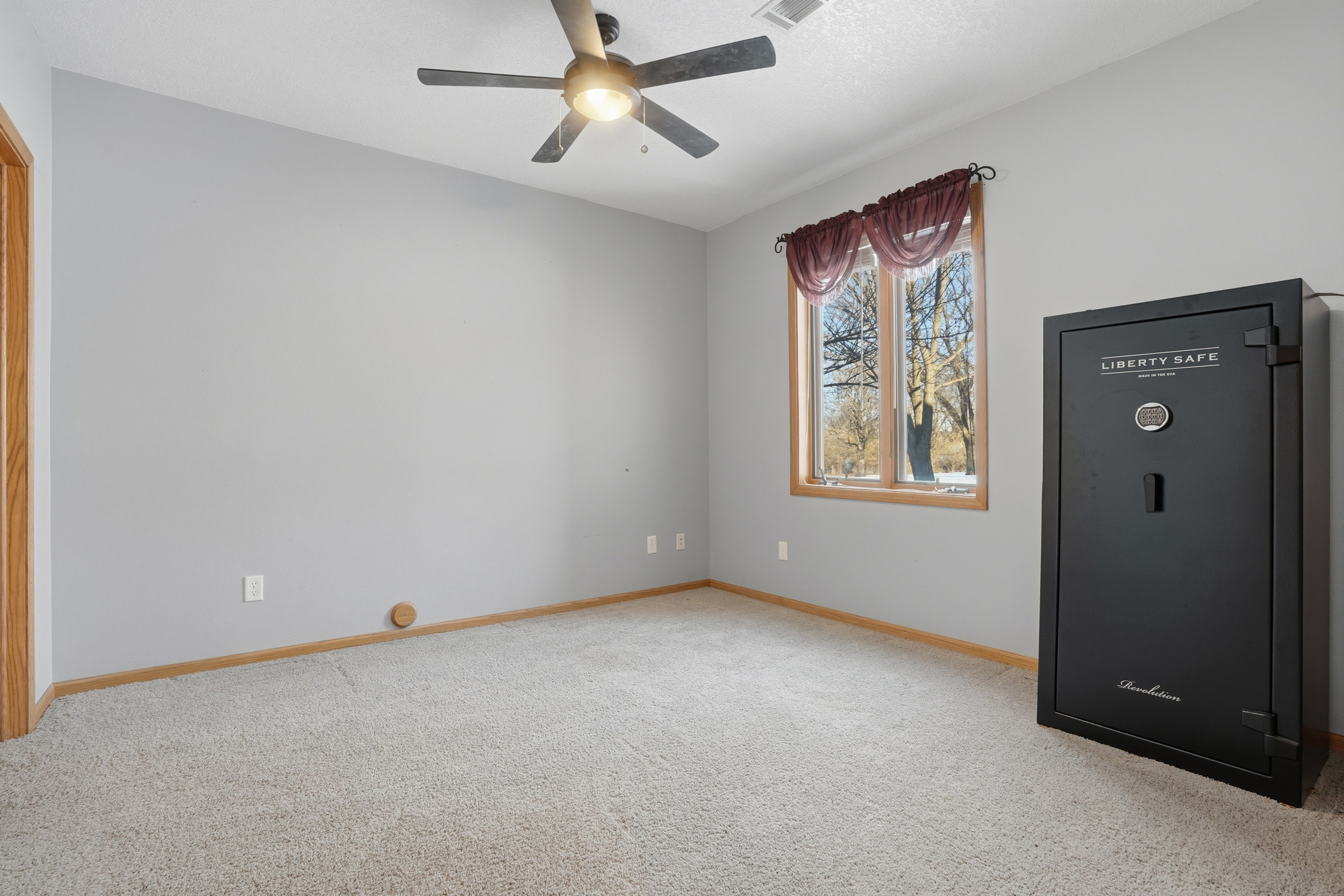 Washington, Iowa, 52353, United States, 5 Bedrooms Bedrooms, ,3 BathroomsBathrooms,Residential,For Sale,2008132