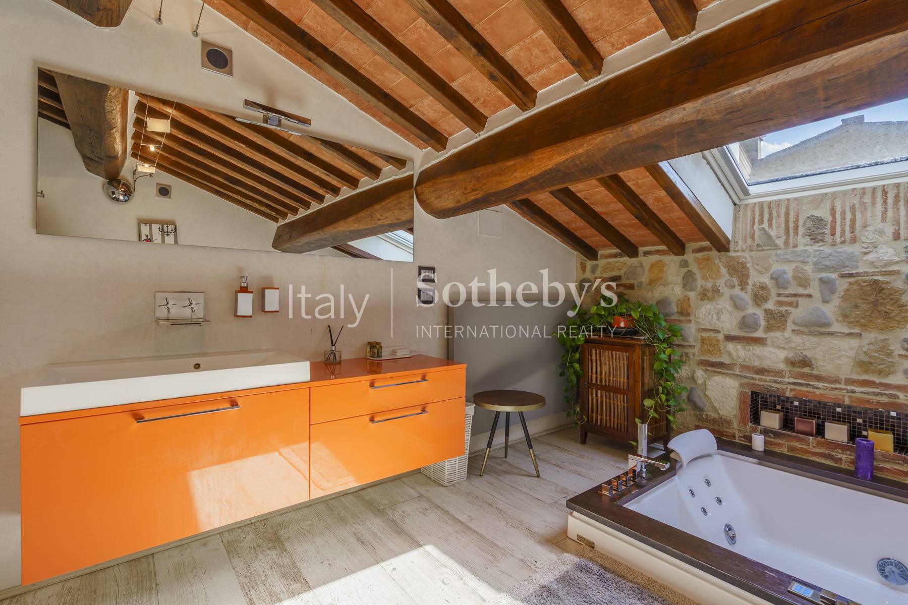  Tuscan Farmhouse with Swimming Pool and 3 Hectares of Olive Grove - 物件實景